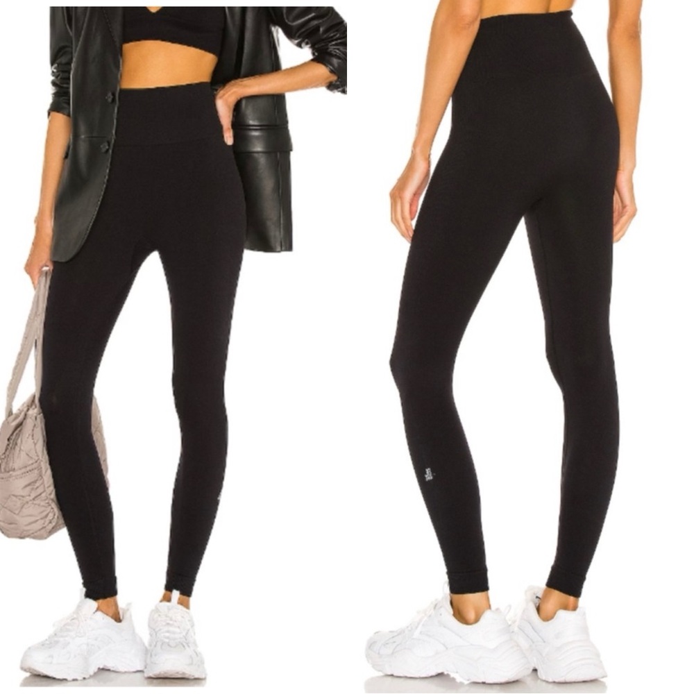 WEWOREWHAT Seamless High Rise Black Leggings